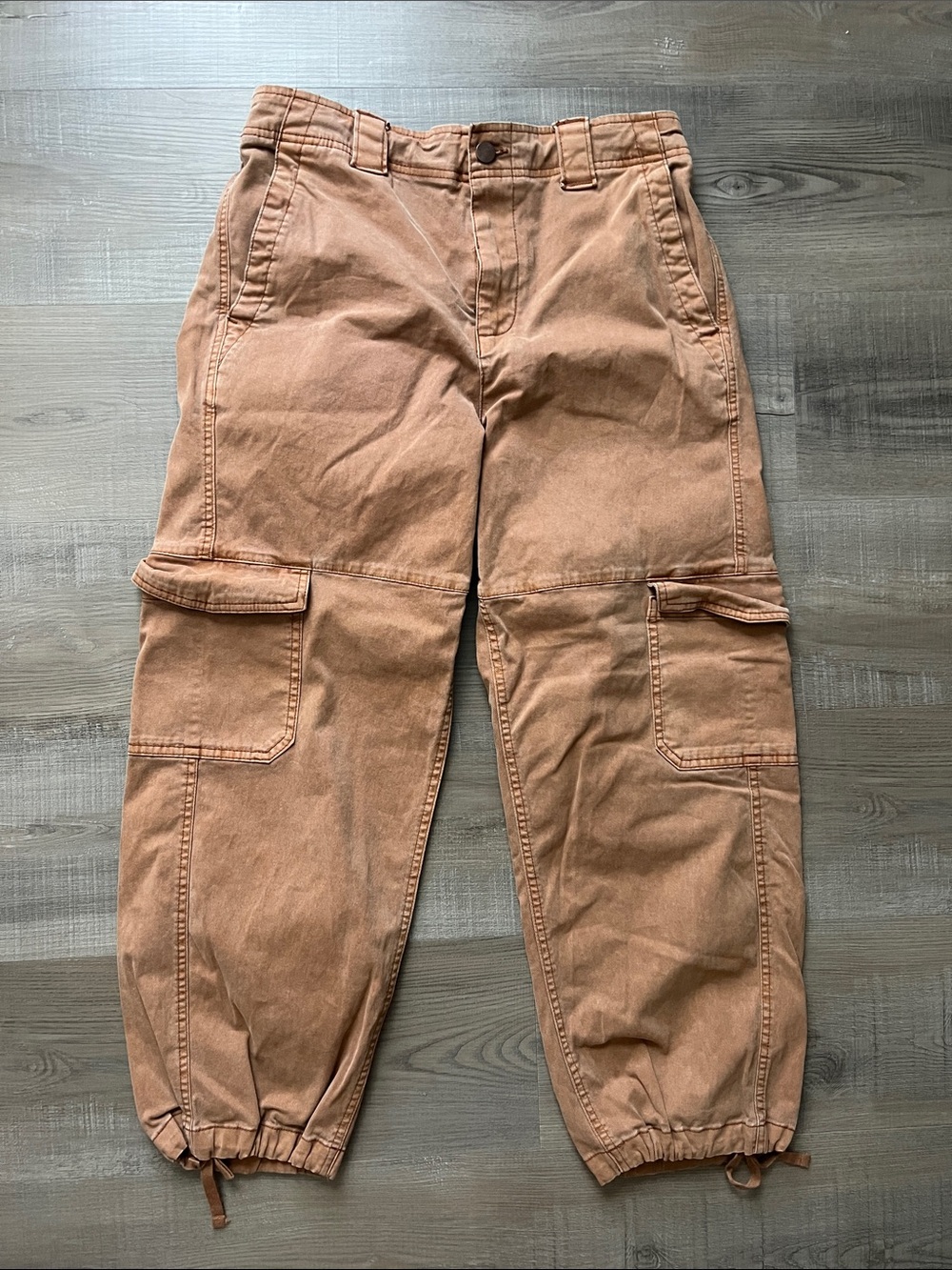Old Navy Women's Cargo Pants in Rust Brown